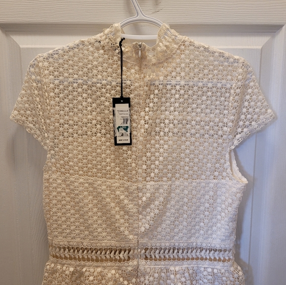 ROMEO AND JULIET COUTURE  MOCK TURTLE NECK CAP SLEEVE IVORY DRESS - Picture 13 of 16